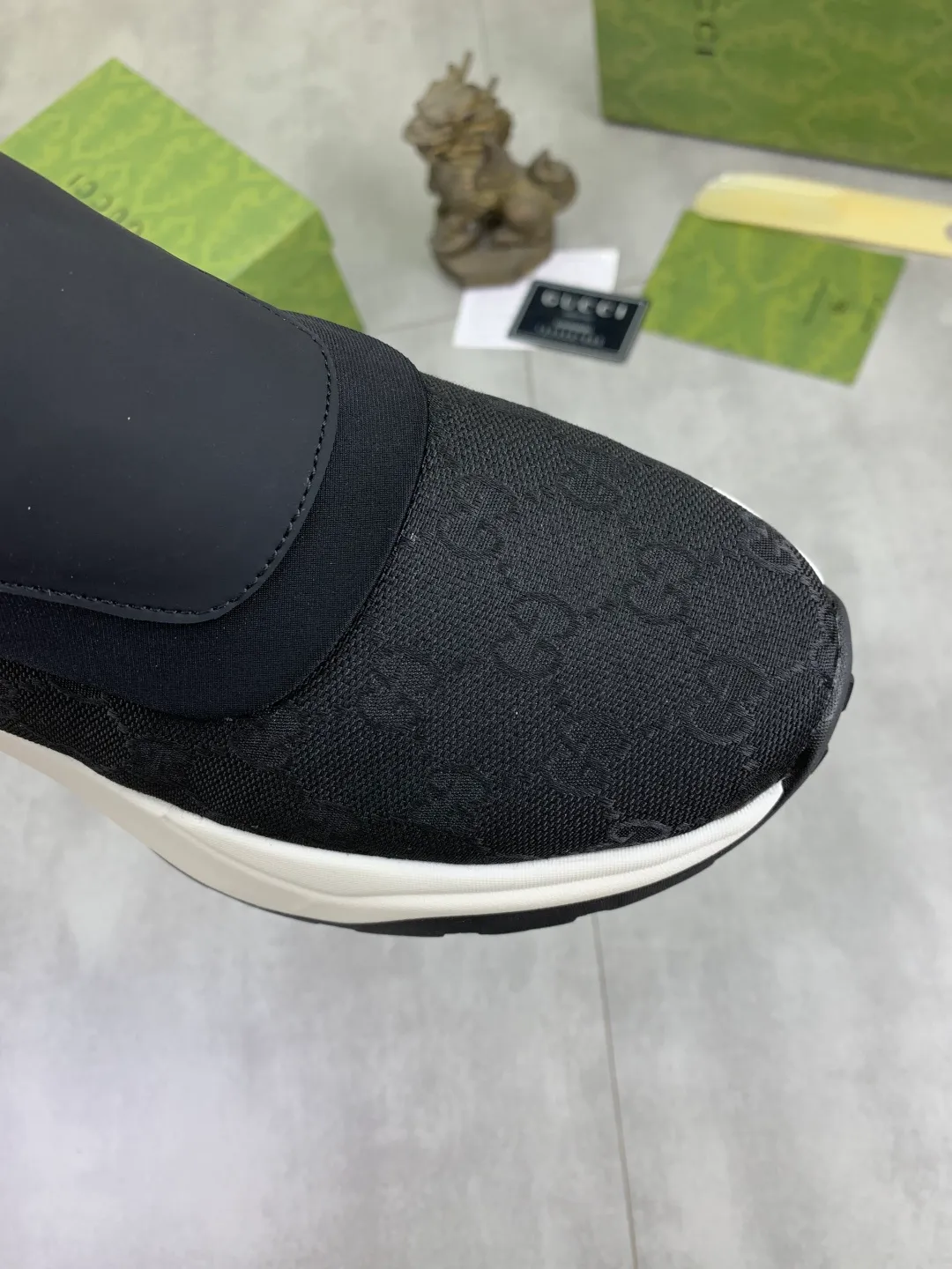 Men's Men's Shoes P440 💰[New Style] 🆘 The latest model from Gucci's official website🎁Classic casual and fashionable men's shoes👟Hot style💥The style is simple and elegant, exclusive for trendy men. Unique official website latest brand elements👑Gucci original decoration, fashionable and generous, the fabric is made of original soft calfskin➕Comfortable soft sheepskin lining ✅The official website specifies wear-resistant foam outsole_full of elasticity, classic model taken in real life🎬Color: 2️⃣colors optional😍Number: 38-44